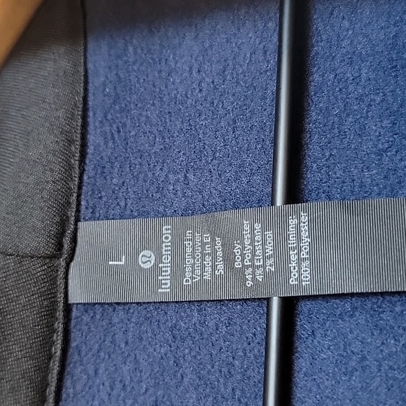 lululemon athletica Men's True Blue Hooded Jacket - Picture 3 of 11